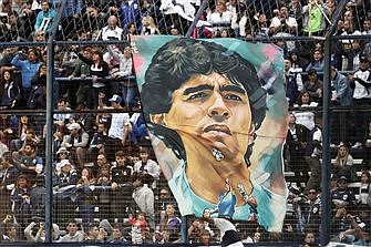 Papa: leyenda del fútbol Maradona 'poeta' en el campo