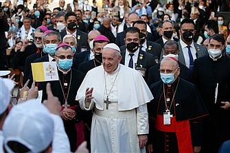 Living the Beatitudes can change the world, Pope says in Iraq