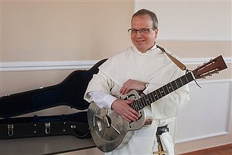 Aquinas in Appalachia: Bluegrass-picking priest explains genre's appeal