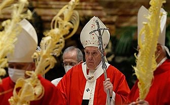 Pope: Jesus takes on human suffering to draw even closer to people