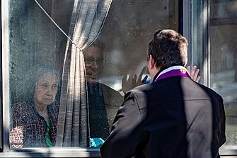 Los derechos humanos se socavan cuando ancianos se ignoran, dice nuncio de la ONU