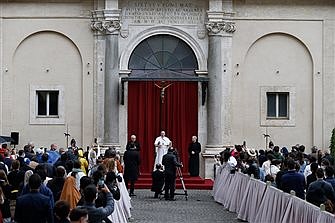 Perseverance is necessary for prayer, Pope says