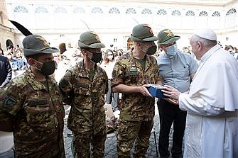 On the Cross and still today, Jesus prays for everyone, Pope says