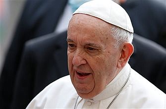 Tras cirugía, el papa se encuentra en hospital de Roma