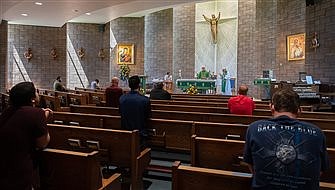 Seminarians take time to contemplate relationship with Jesus