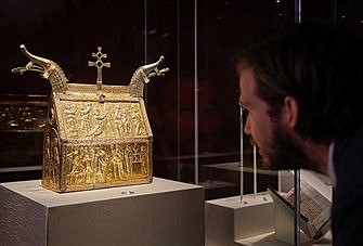 British Museum exhibit on St. Thomas Becket gives sympathetic look at past