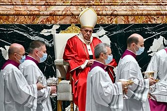 Pope to offer prayers for record number of deceased cardinals, bishops