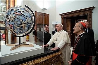 Pope at Vatican Library exhibits calls for dialogue, openness