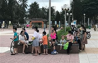 Vietnamese nuns give funds to keep students in school during pandemic