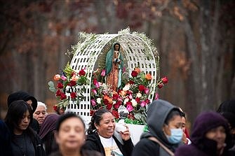 Las Antorchas de Nuestra Señora de Guadalupe iluminan a todos en celebración de clausura