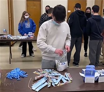 Blessing Bag Brigade is Holmdel youth group’s latest outreach effort