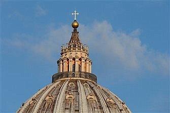 Experts: Opening Curia posts to laity, Pope implementing Vatican II