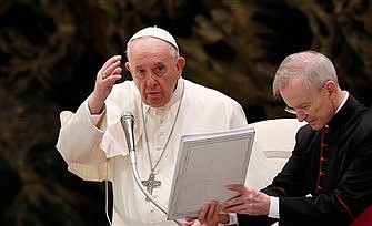 Pope: Faith is passed down by listening to honest testimony of elderly