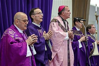 Bishop celebrates Mass with Howell, Holmdel parishioners