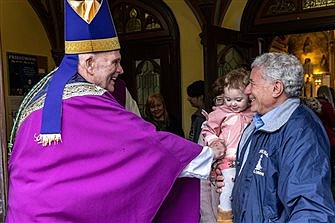 Bishop spends fifth Sunday of Lent with St. Peter Parish community