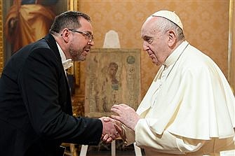 Pope officially welcomes Ukraine's ambassador to the Holy See