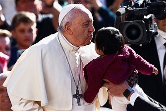 Hope and joy reawaken when old and young come together, Pope says