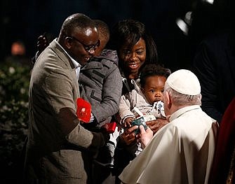 La ideología obstruye la belleza de la familia, dice el Papa