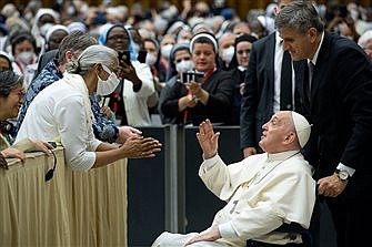 Pope, using wheelchair, meets superiors of women's religious orders