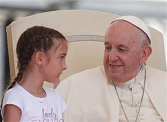 Pope: Elderly must share life's wisdom with the young