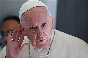 Pope says news reporting requires better listening, more objectivity