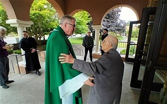  Police deflect rioters from Portland Catholic church, avert vandalism