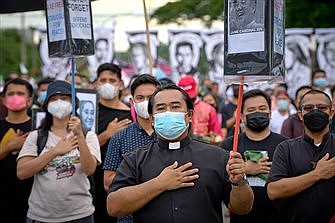 Fifty years after martial law, Filipinos gather to recall heroes, martyrs