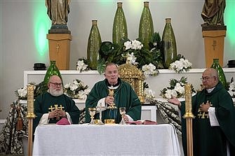 Bishop joins Hainesport parish for 70th anniversary observance