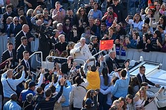 Papa: Las quejas, junto con la inacción, son veneno