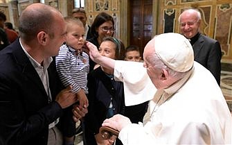 Pope: Church's concern for the family goes beyond focus on couples