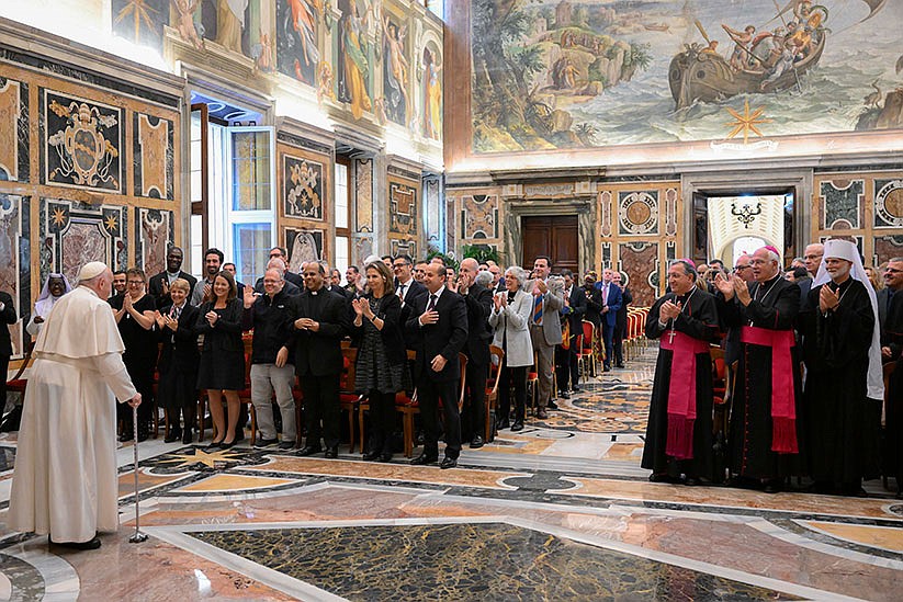 Pope to communicators: Present diversity of voices while preserving unity