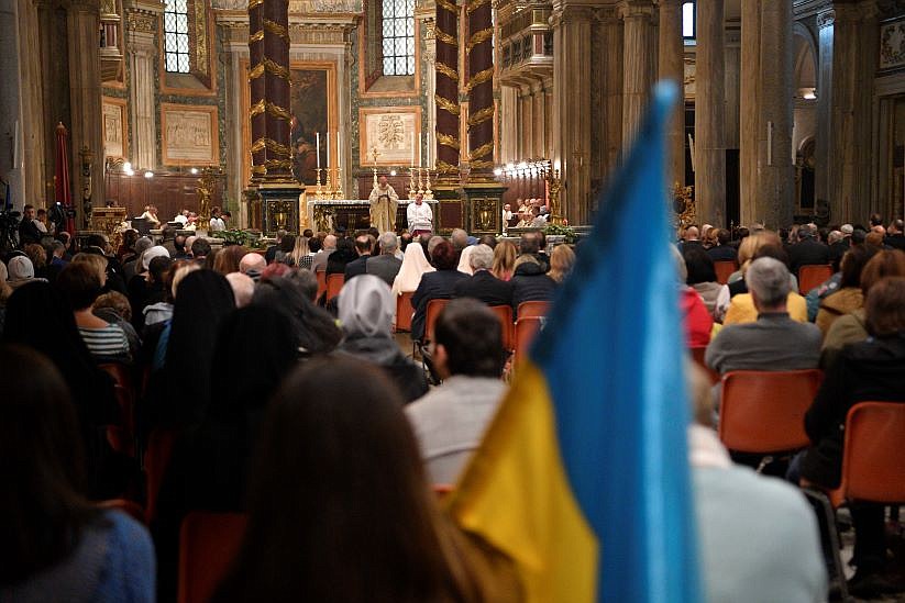 Defend the country, defend your hearts, cardinal says at Mass for Ukraine