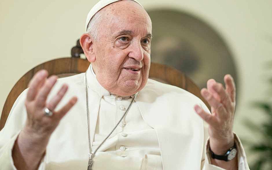 With America magazine Pope talks about Church division, women, abortion