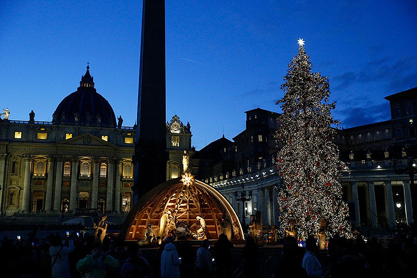 Pope: Keep the creche in Christmas