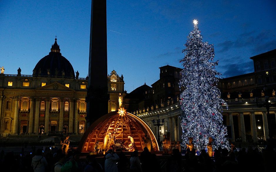 Papa: Contemplen el pesebre durante la Navidad