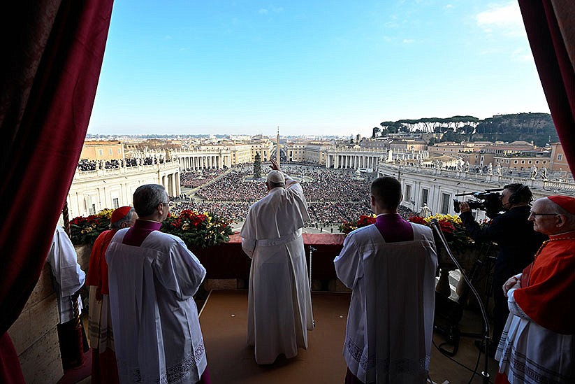 Listen to the cries of the newborn Prince of Peace, Pope says on Christmas