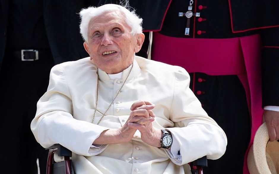 Bishop asks diocesan family to join in worldwide prayer for Pope Benedict