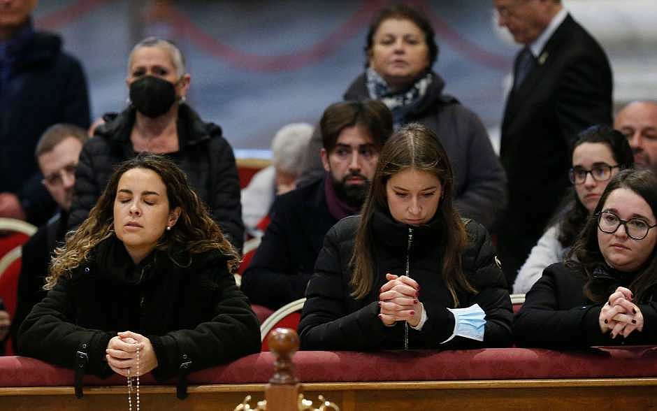 Tens of thousands pay last respects to Pope Benedict in St. Peter's Basilica