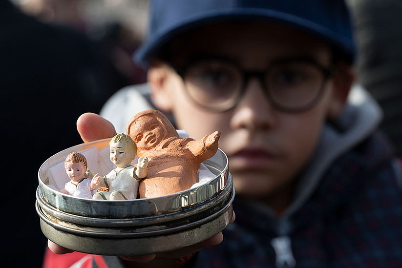 Question Corner: Burning or burying sacramentals? And why use holy water?