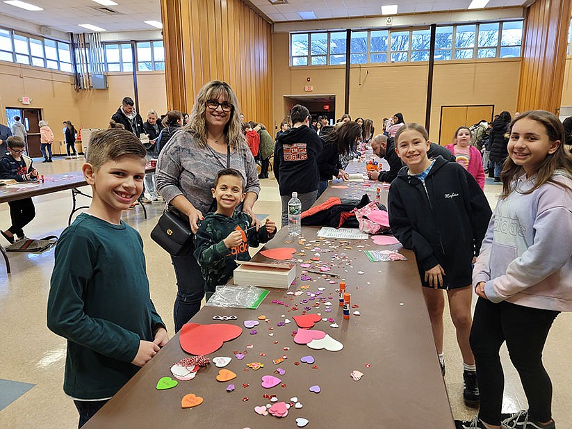 Manalapan parish inspires with family sharing craft