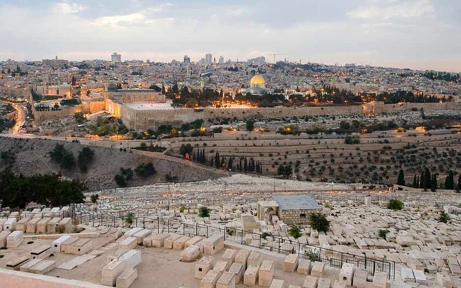 Discovery of 'Pilgrimage Road' reveals archaeologists' race against time in Jerusalem