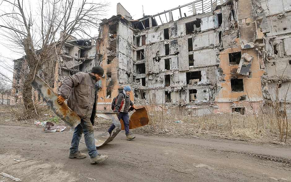  US extends stay for thousands of Ukrainians as war enters second year
