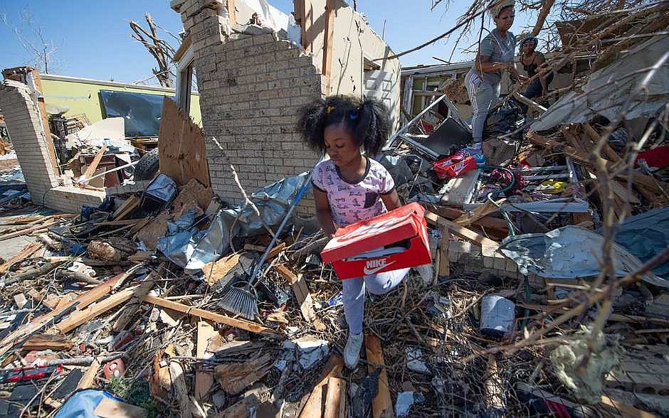 'Pray for God's hand' over Mississippi: destructive tornado kills, injures 