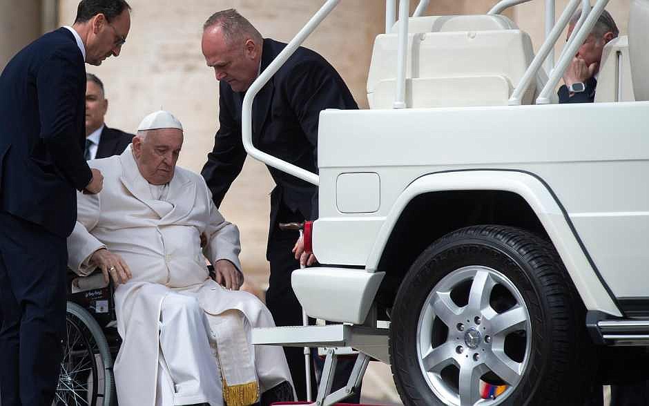 UPDATE: Pope hospitalized for respiratory infection, Vatican says