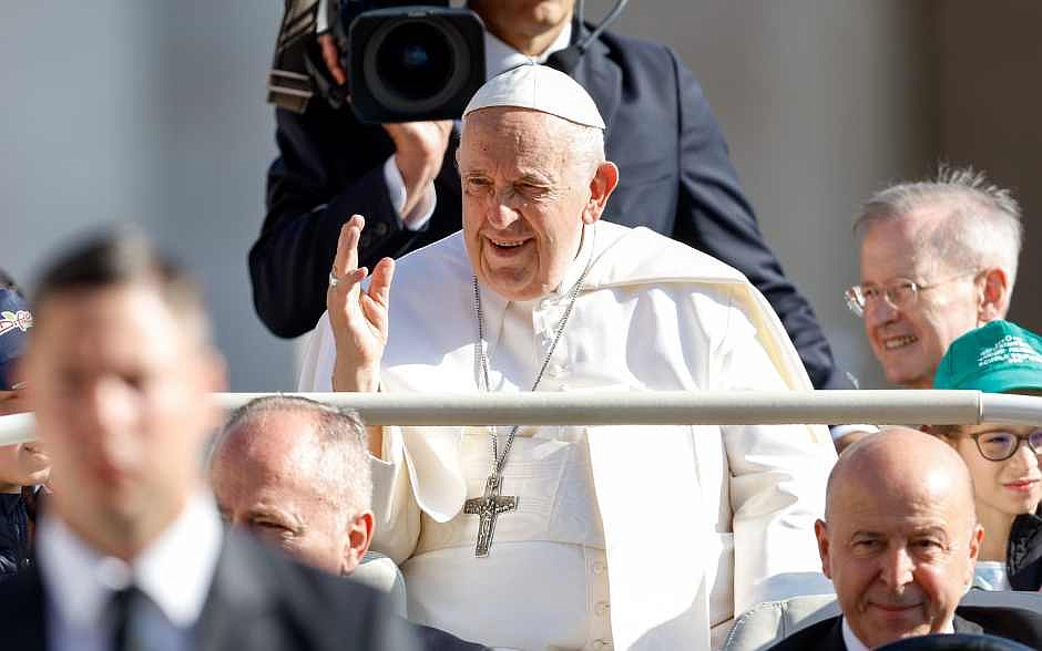 Pope to undergo surgery for hernia, expected to remain in hospital