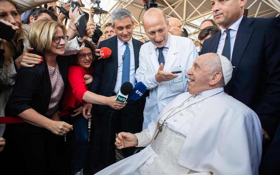 Pope returns to Vatican, 'is better than before,' chief surgeon says